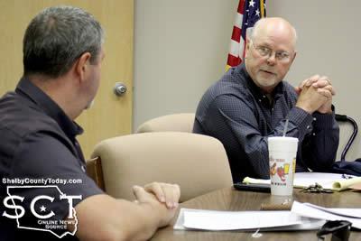 Judge Terry Bailey (right) questions Chief Bradley Wilburn (left).