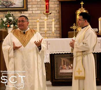 Fr. Jose Vidarte (left) is seen introducing Fr. Nelson Muñoz (right) to the church.