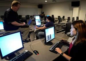 Stephen F. Austin State University’s College of Sciences and Mathematics recently received approval to offer a new Master of Science in cybersecurity. Professors in the Department of Computer Science are busy planning to launch the program’s core courses in spring 2018.