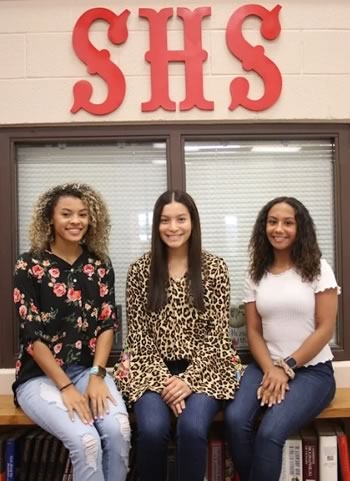 Shelbyville Dragons Introduce the 2021 Homecoming Court Coronation at Shelbyville Dragons Introduce the 2021 Homecoming Court Coronation at